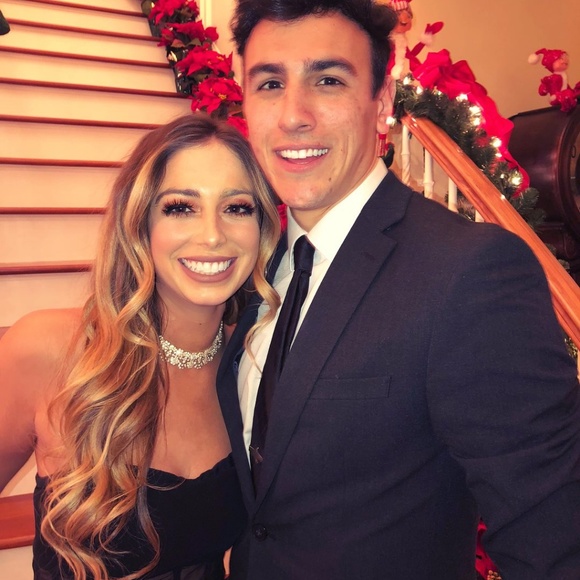 Meet your Posher, Haley - Picture 2 of 7